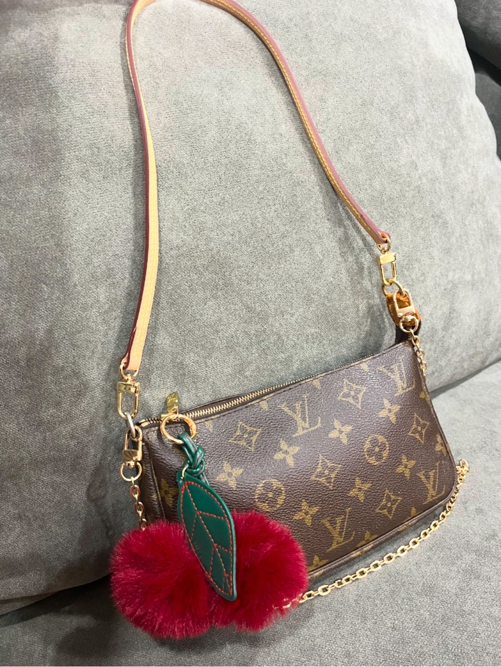 Louis Vuitton pochette